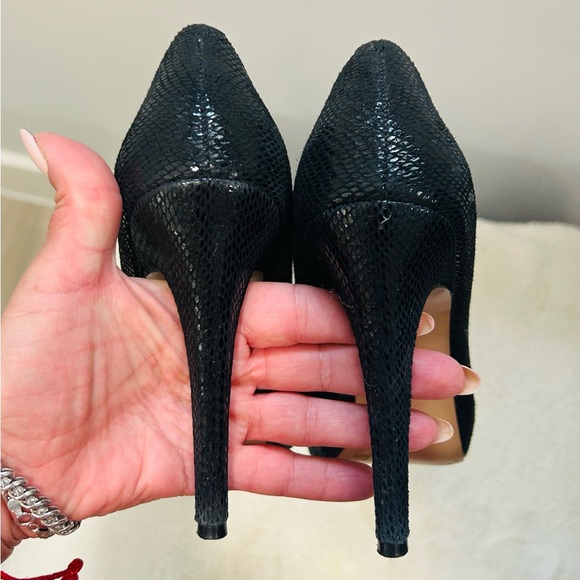 BCBG platform shoes, size 7.5, BLACK, heel 5', Worn once, good condition. - Picture 7 of 11